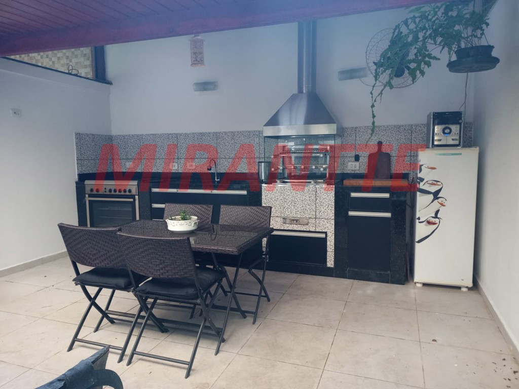 Sobrado de 144m² com 3 quartos em Vila Mazzei