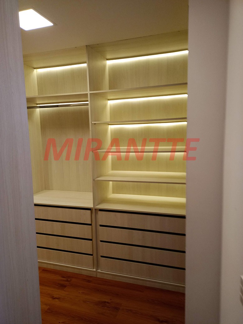 Sobrado de 144m² com 3 quartos em Vila Mazzei