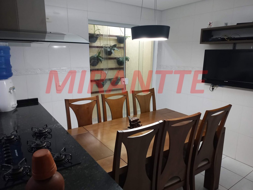 Sobrado de 144m² com 3 quartos em Vila Mazzei