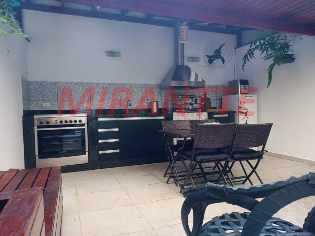 Sobrado de 144m² com 3 quartos em Vila Mazzei