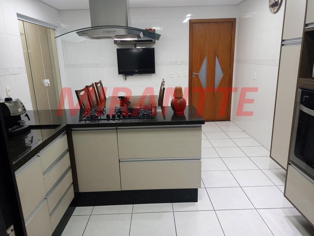 Sobrado de 144m² com 3 quartos em Vila Mazzei