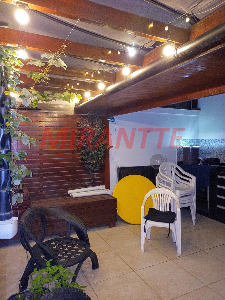 Sobrado de 144m² com 3 quartos em Vila Mazzei