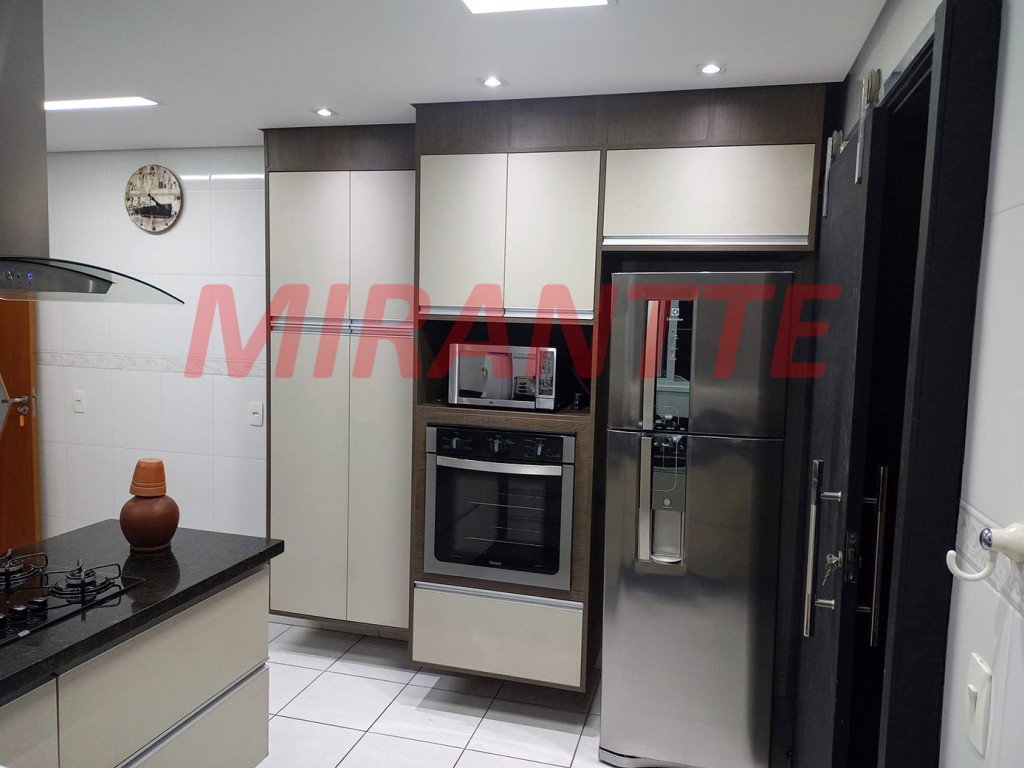 Sobrado de 144m² com 3 quartos em Vila Mazzei