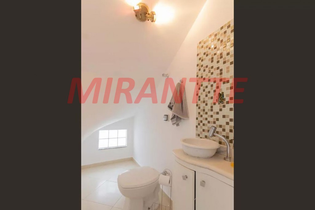 Sobrado de 251m² com 4 quartos em Vila Maria Alta