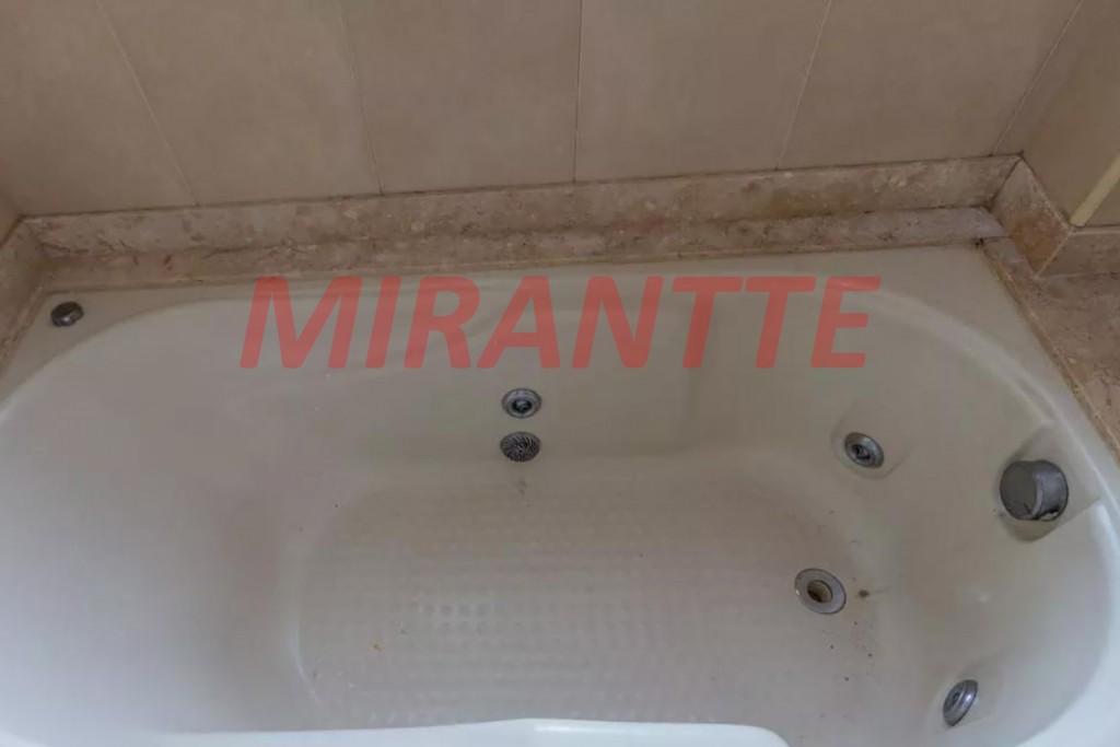Sobrado de 251m² com 4 quartos em Vila Maria Alta