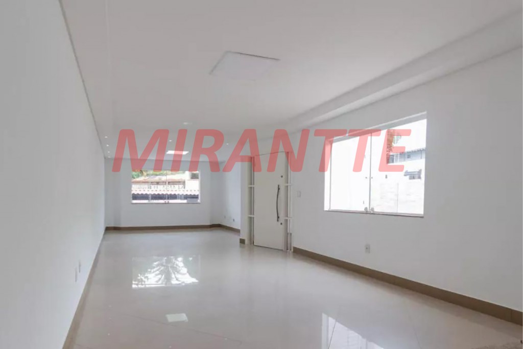 Sobrado de 251m² com 4 quartos em Vila Maria Alta