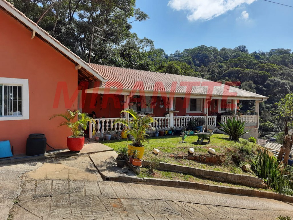 Casa terrea de 116m² com 3 quartos em Jardim Samambaia – Mairiporã