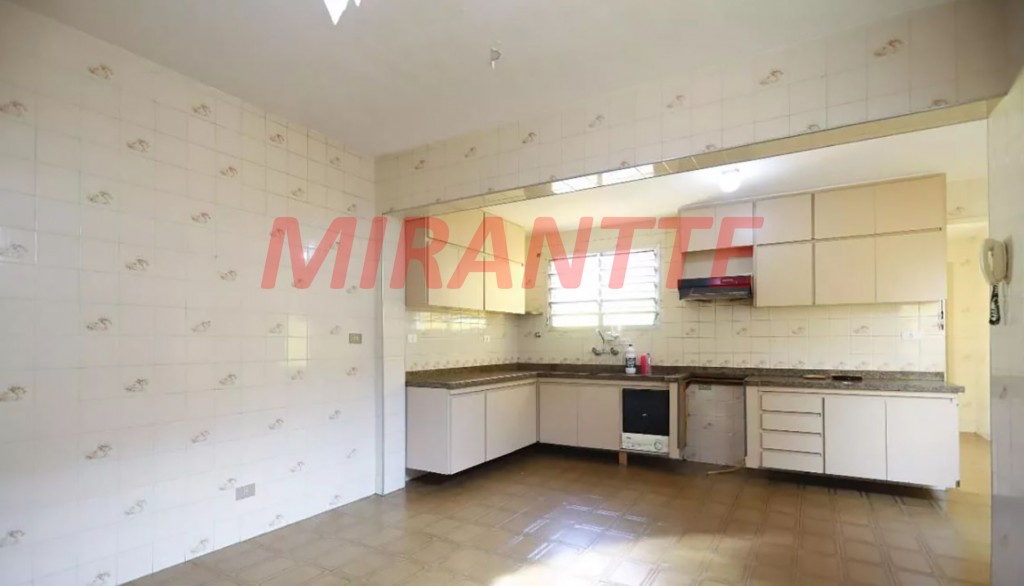 Casa terrea de 228m² com 4 quartos em Vila Nova Cachoeirinha