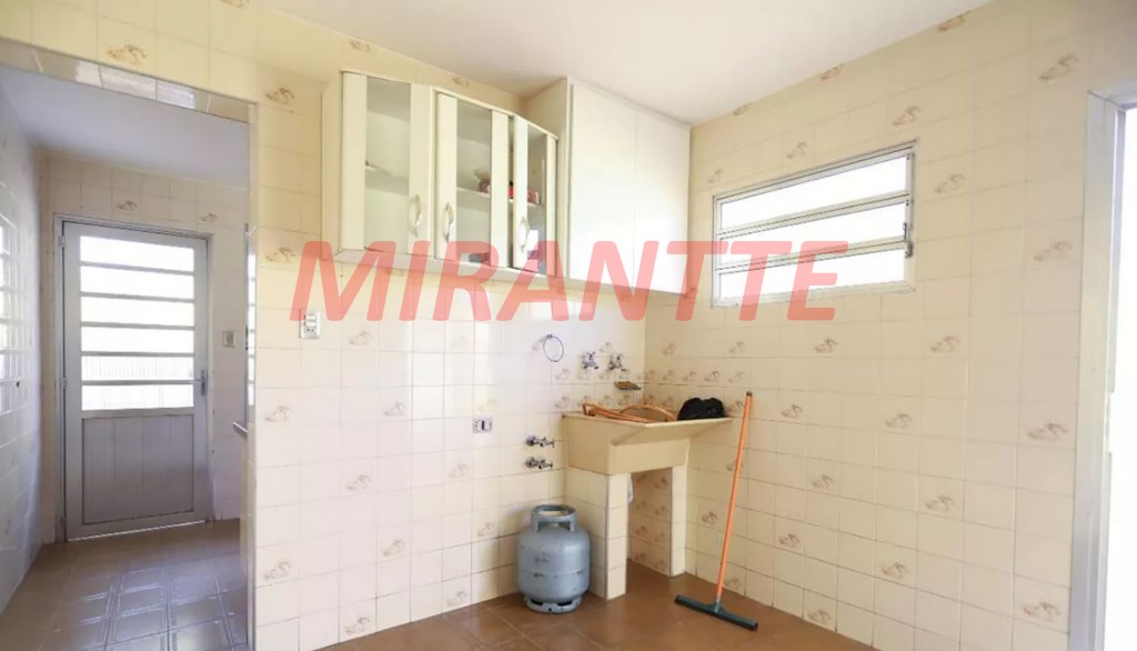Casa terrea de 228m² com 4 quartos em Vila Nova Cachoeirinha
