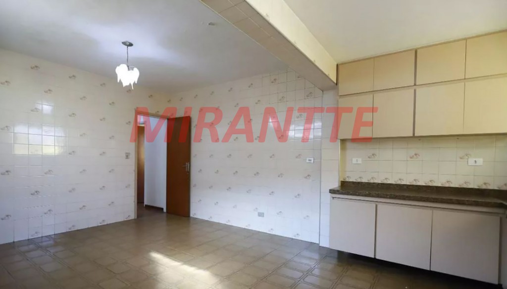Casa terrea de 228m² com 4 quartos em Vila Nova Cachoeirinha