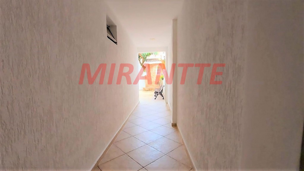 Sobrado de 158m² com 4 quartos em Jardim Virginia Bianca