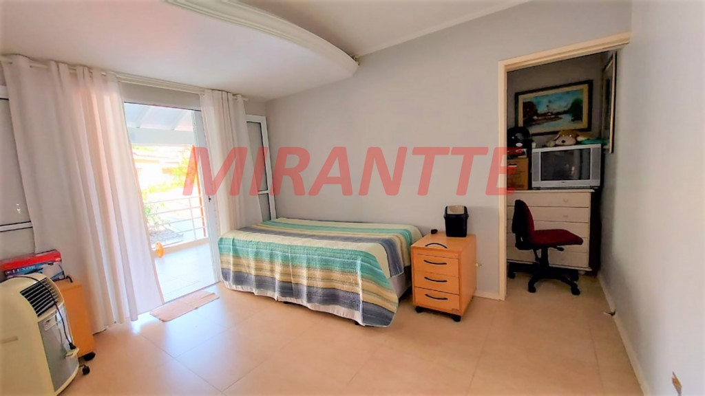 Sobrado de 158m² com 4 quartos em Jardim Virginia Bianca