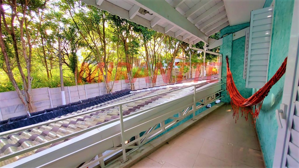 Sobrado de 158m² com 4 quartos em Jardim Virginia Bianca