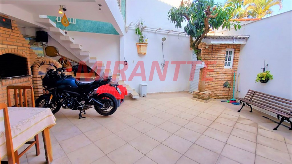 Sobrado de 158m² com 4 quartos em Jardim Virginia Bianca