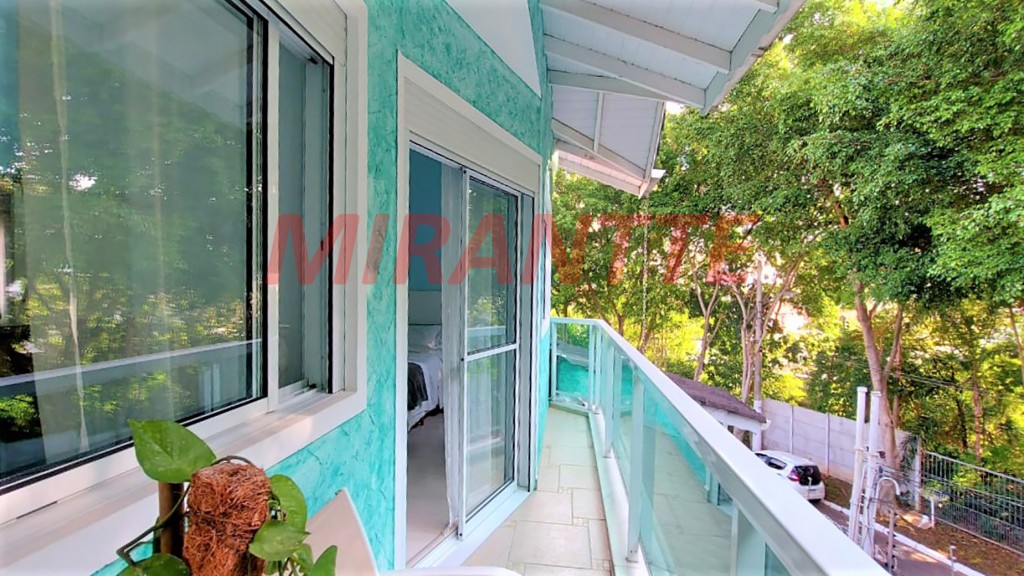 Sobrado de 158m² com 4 quartos em Jardim Virginia Bianca