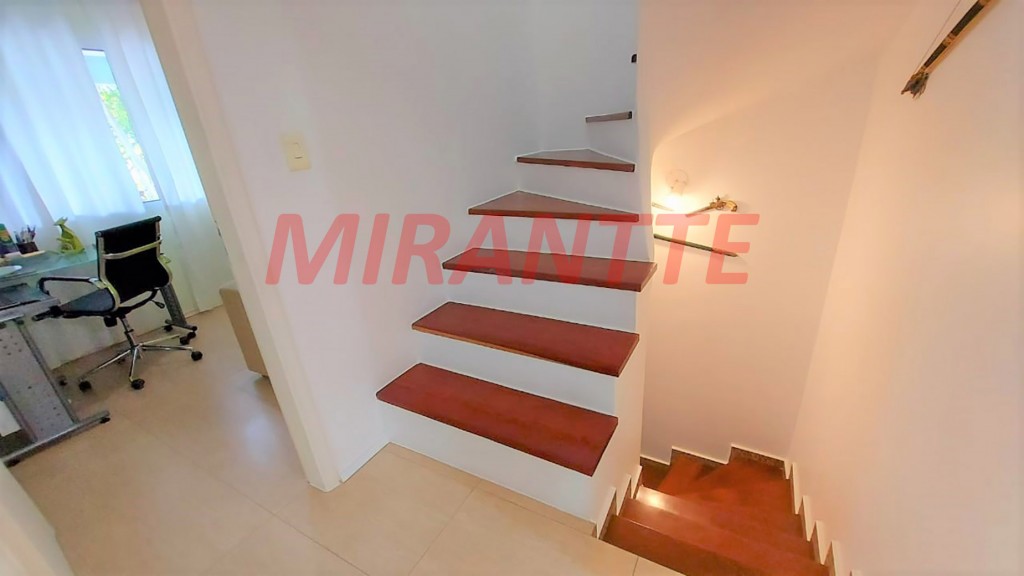 Sobrado de 158m² com 4 quartos em Jardim Virginia Bianca