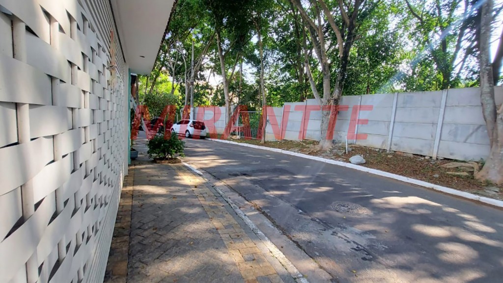 Sobrado de 158m² com 4 quartos em Jardim Virginia Bianca