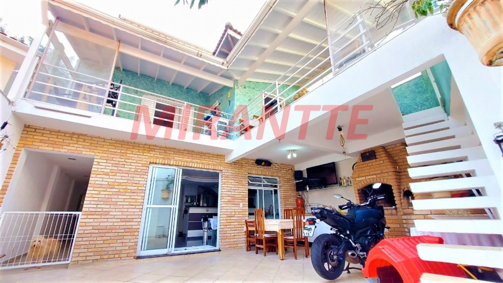 Sobrado de 158m² com 4 quartos em Jardim Virginia Bianca