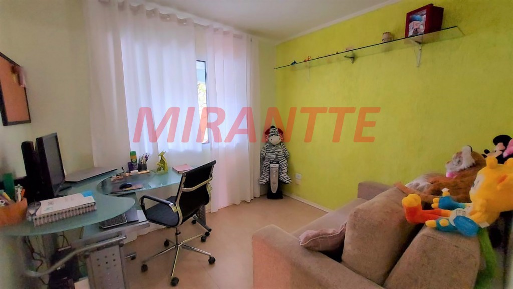 Sobrado de 158m² com 4 quartos em Jardim Virginia Bianca