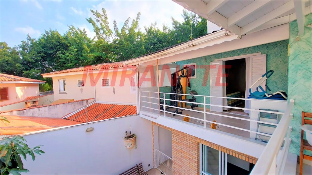 Sobrado de 158m² com 4 quartos em Jardim Virginia Bianca