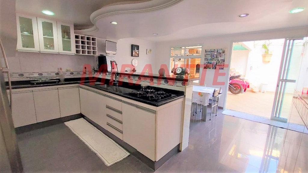 Sobrado de 158m² com 4 quartos em Jardim Virginia Bianca
