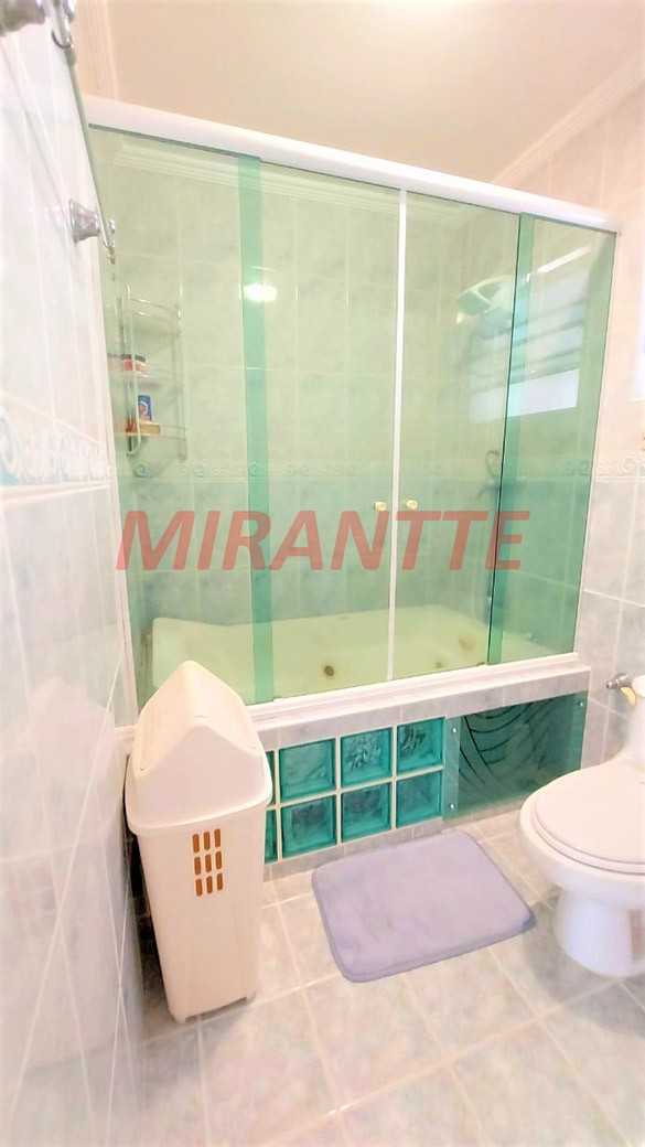 Sobrado de 158m² com 4 quartos em Jardim Virginia Bianca