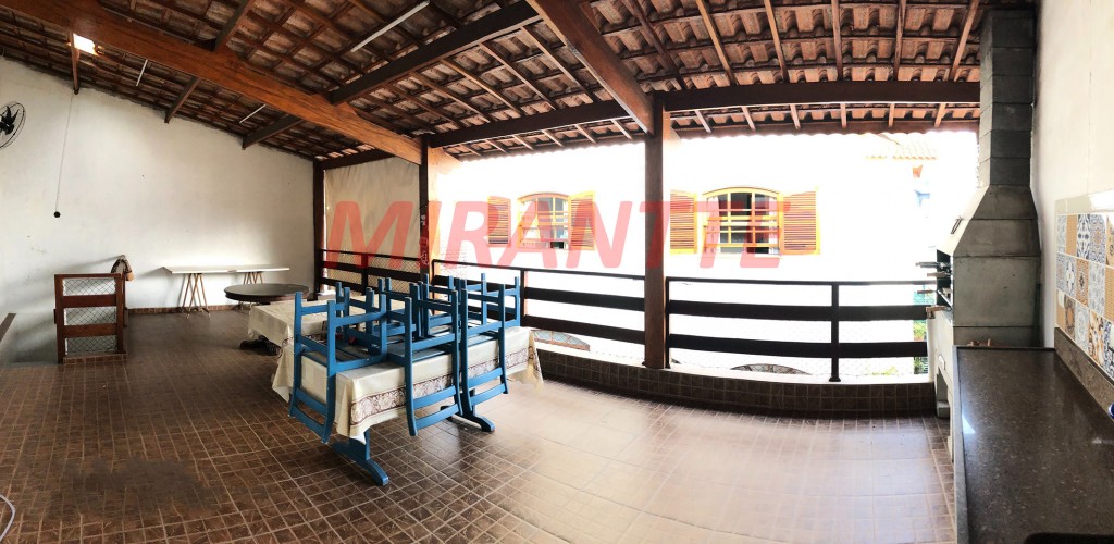 Sobrado de 268m² com 4 quartos em Tremembe