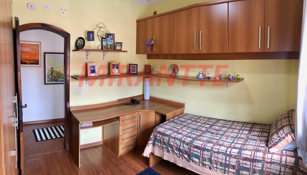 Sobrado de 268m² com 4 quartos em Tremembe