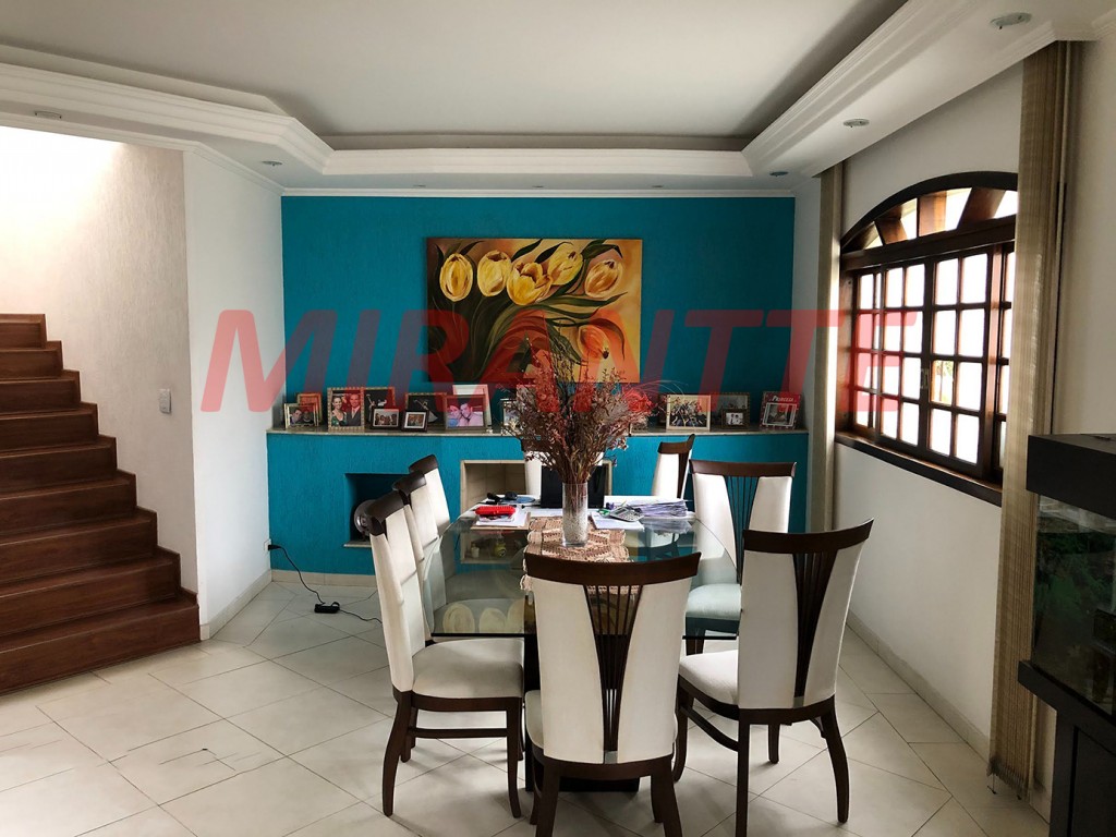 Sobrado de 268m² com 4 quartos em Tremembe