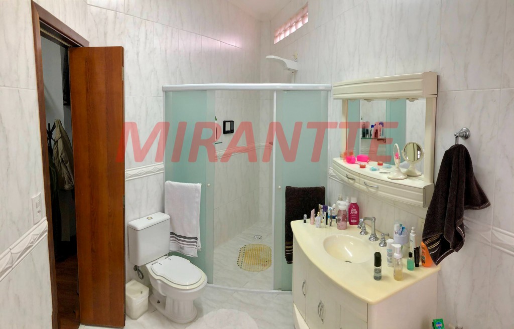 Sobrado de 268m² com 4 quartos em Tremembe
