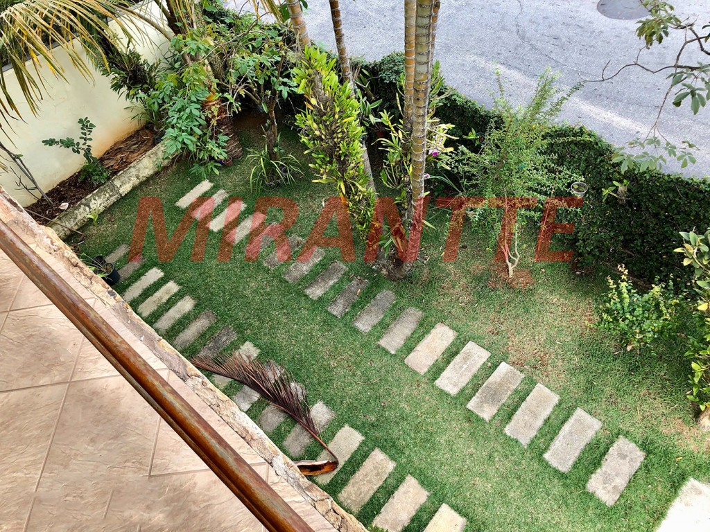 Sobrado de 268m² com 4 quartos em Tremembe