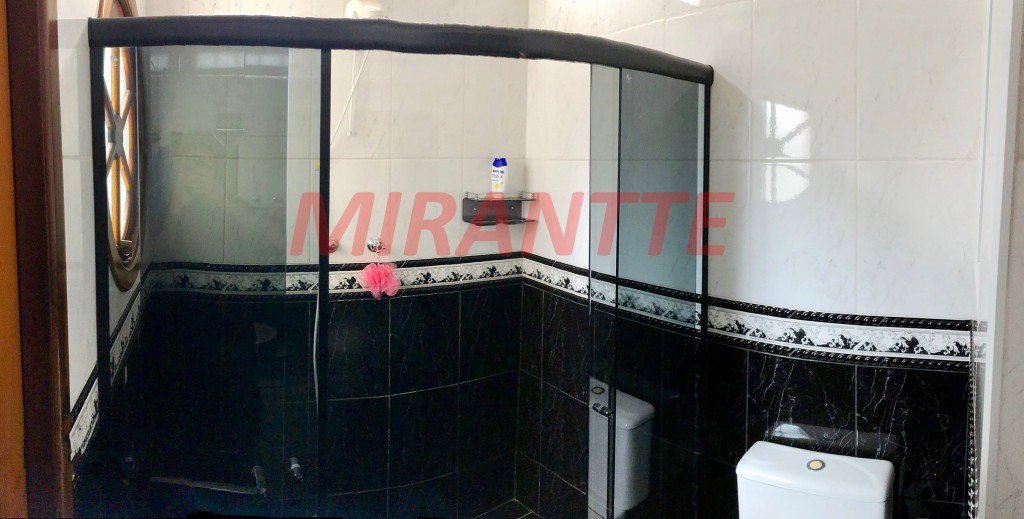 Sobrado de 268m² com 4 quartos em Tremembe