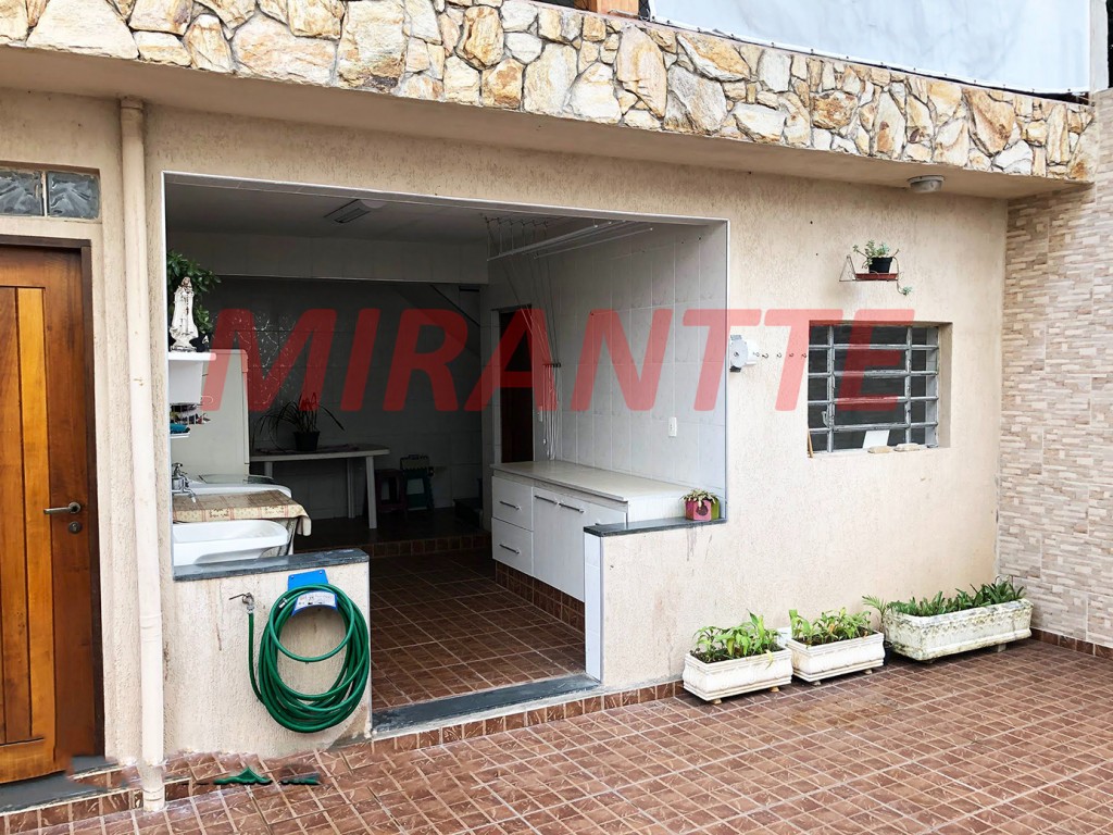 Sobrado de 268m² com 4 quartos em Tremembe