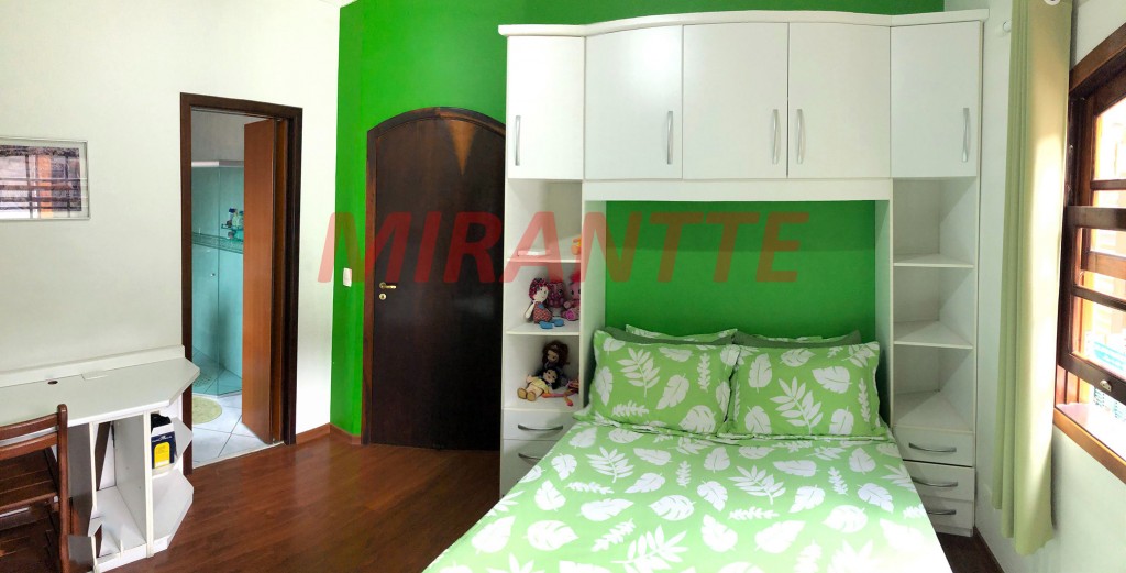 Sobrado de 268m² com 4 quartos em Tremembe