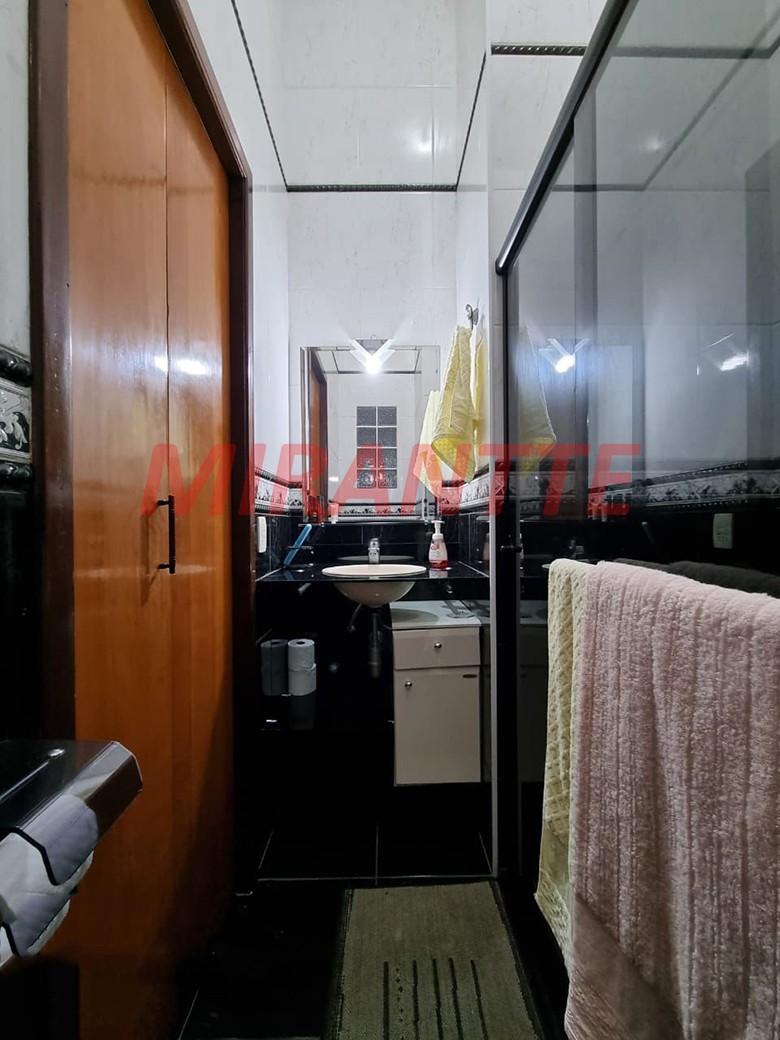 Sobrado de 268m² com 4 quartos em Tremembe