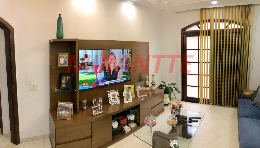Sobrado de 268m² com 4 quartos em Tremembe