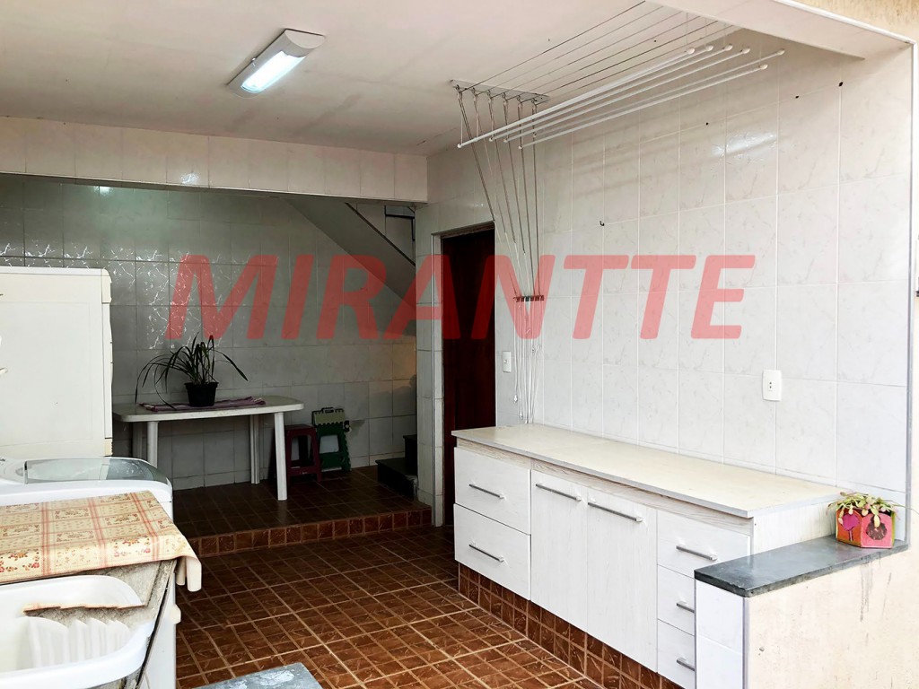 Sobrado de 268m² com 4 quartos em Tremembe