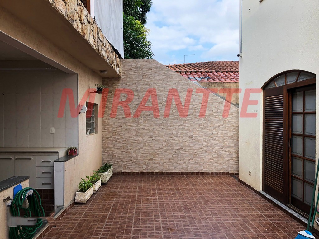 Sobrado de 268m² com 4 quartos em Tremembe