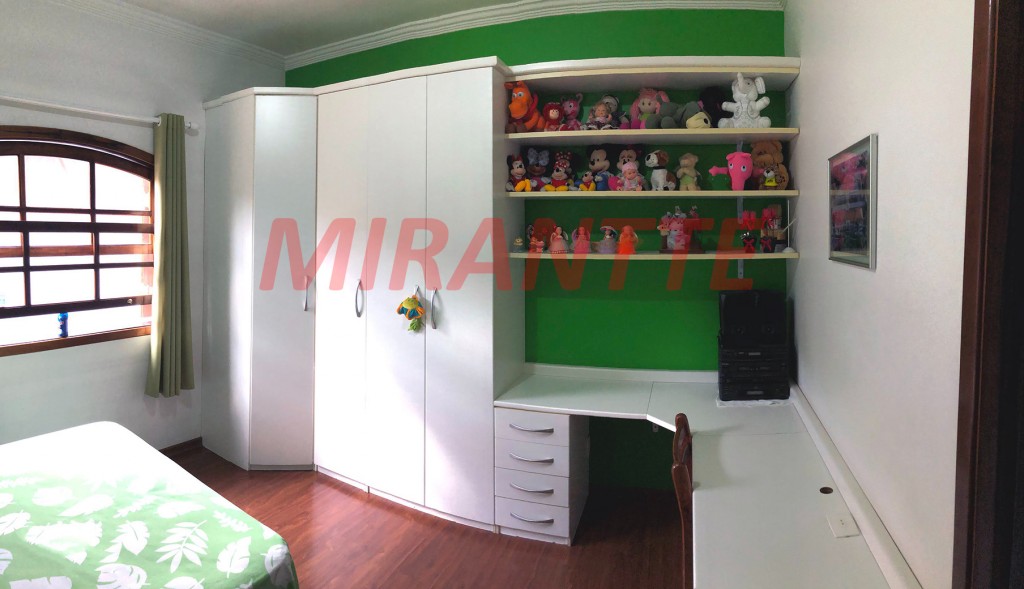 Sobrado de 268m² com 4 quartos em Tremembe