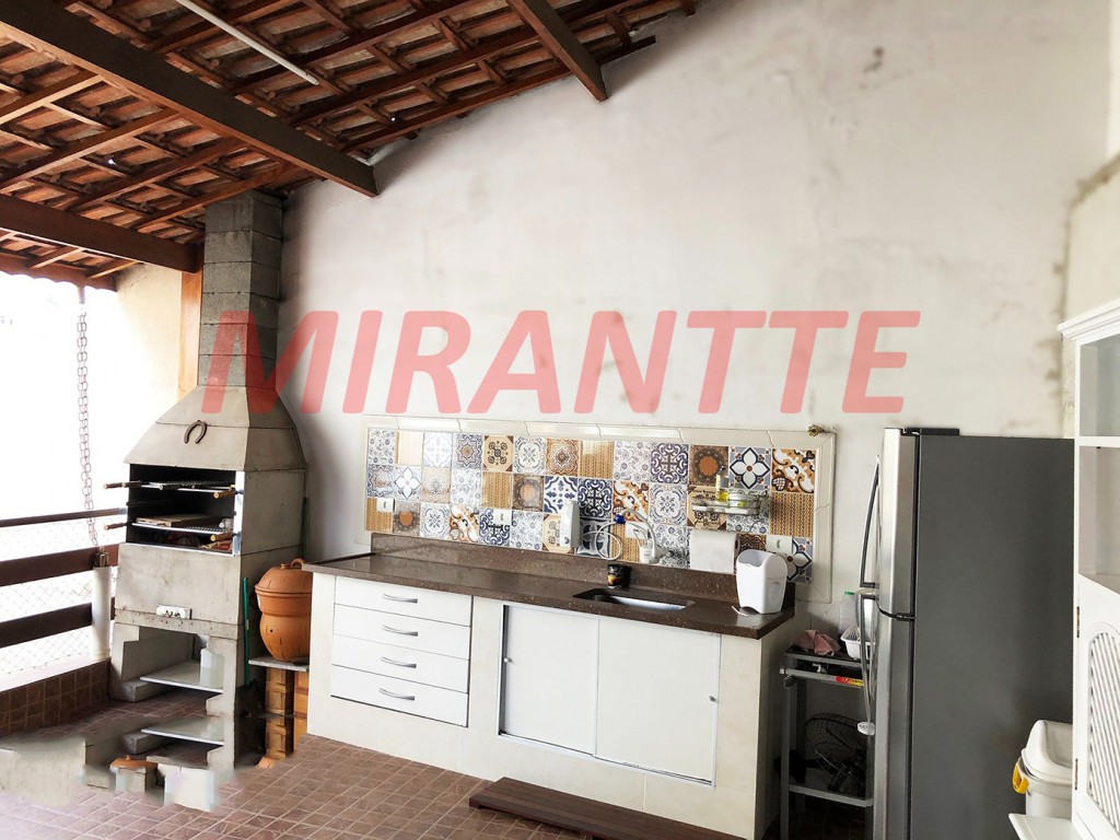 Sobrado de 268m² com 4 quartos em Tremembe