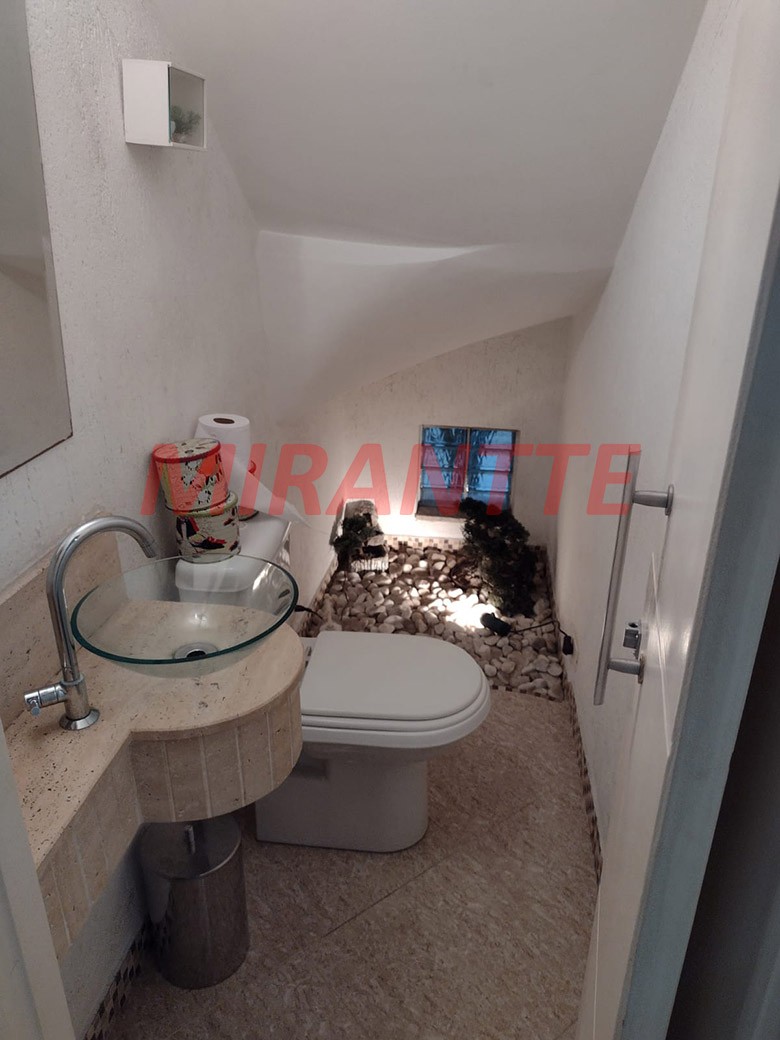 Sobrado de 197m² com 3 quartos em Santana