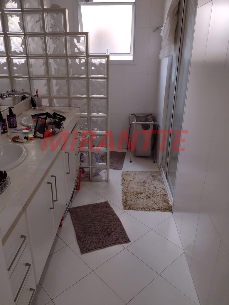 Sobrado de 197m² com 3 quartos em Santana