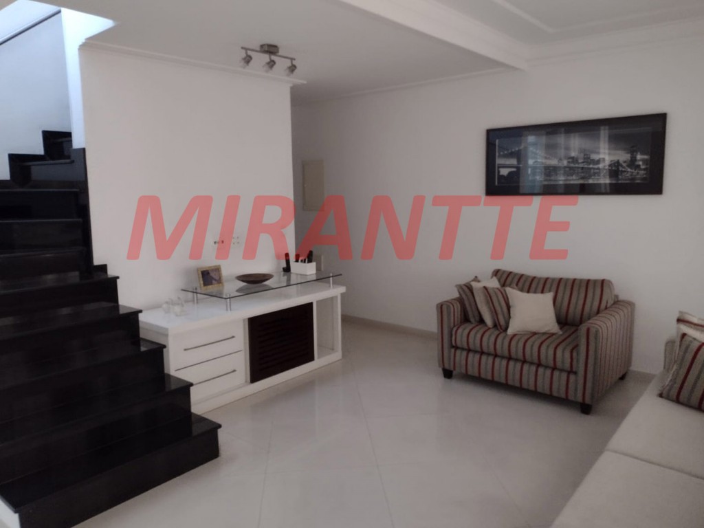 Sobrado de 197m² com 3 quartos em Santana
