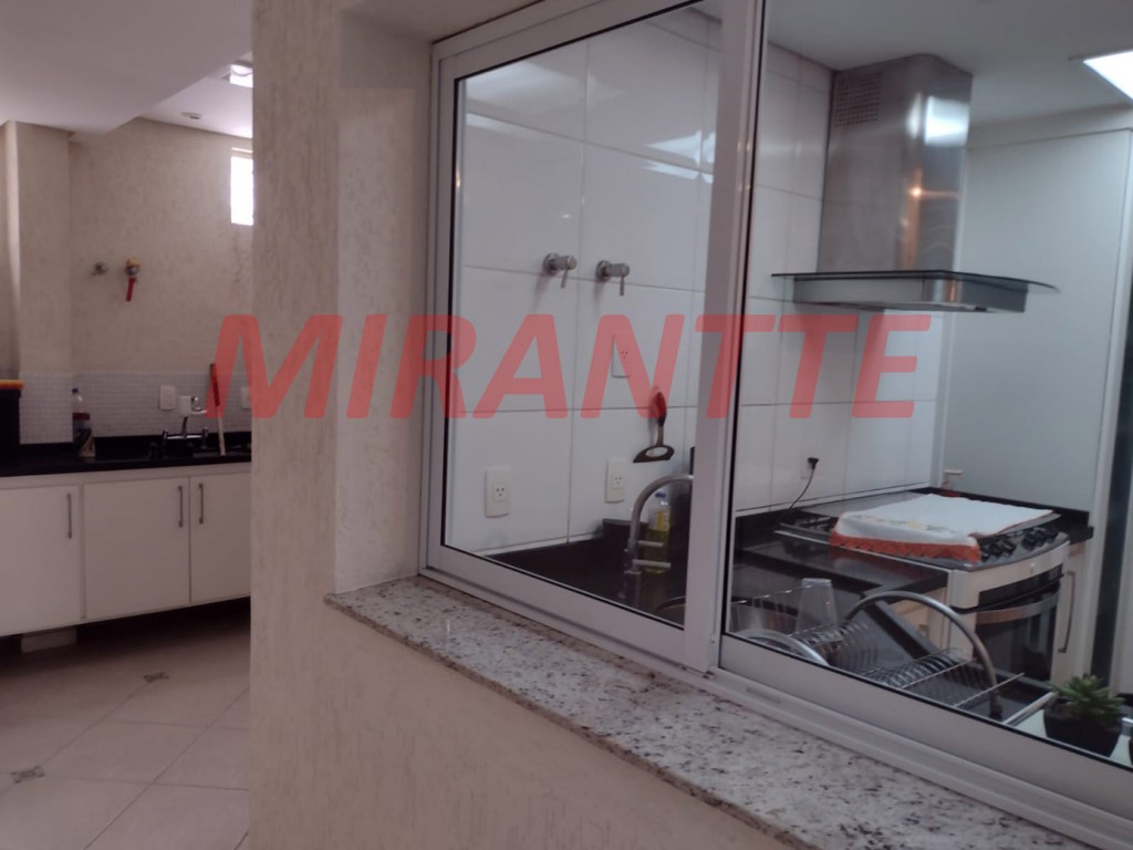 Sobrado de 197m² com 3 quartos em Santana