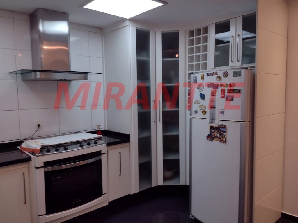 Sobrado de 197m² com 3 quartos em Santana