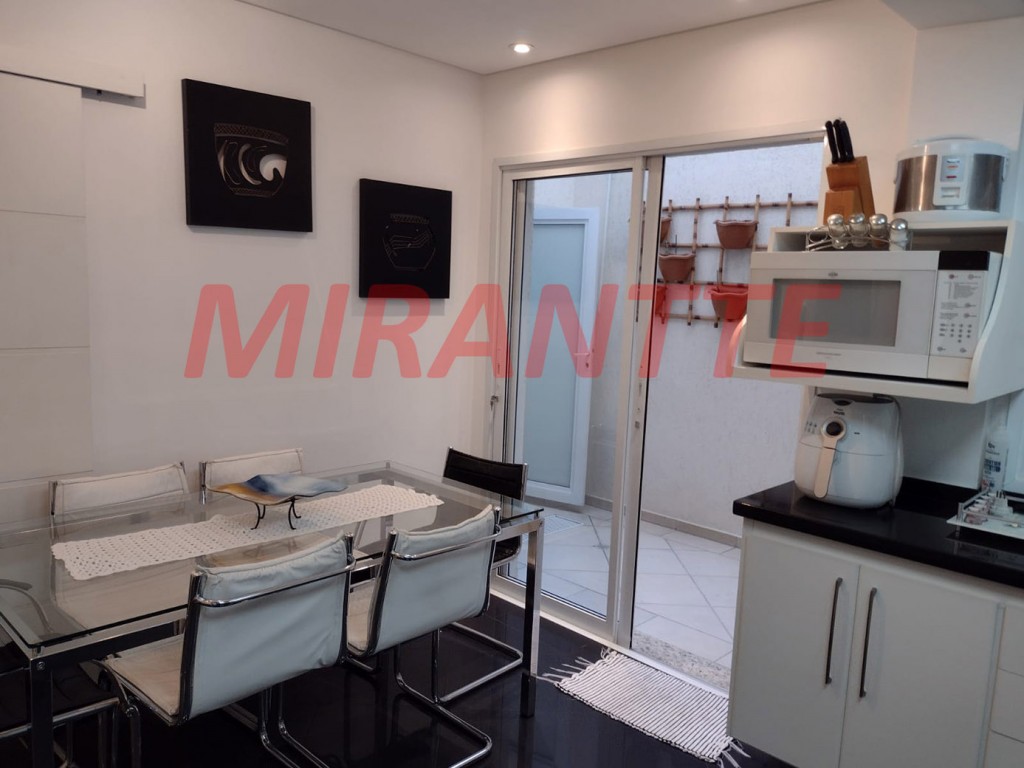 Sobrado de 197m² com 3 quartos em Santana