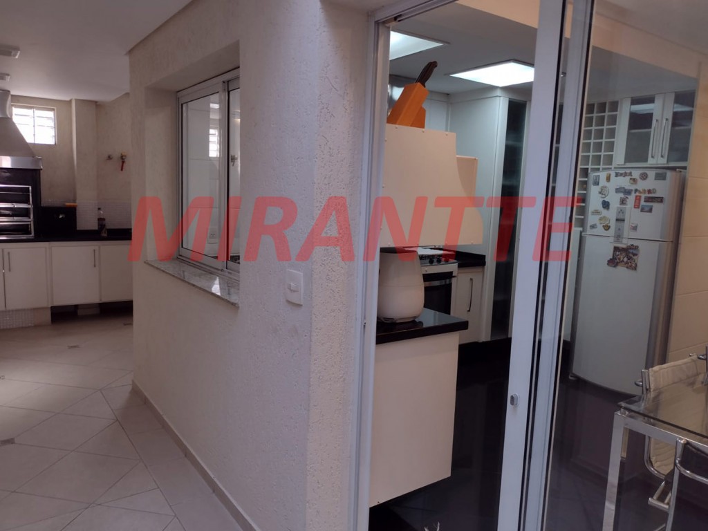 Sobrado de 197m² com 3 quartos em Santana