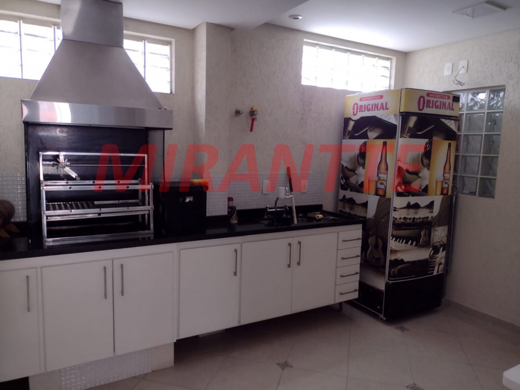 Sobrado de 197m² com 3 quartos em Santana