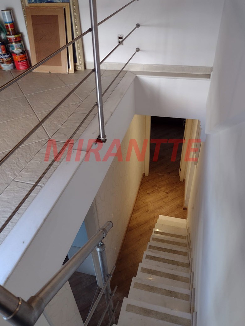 Sobrado de 197m² com 3 quartos em Santana