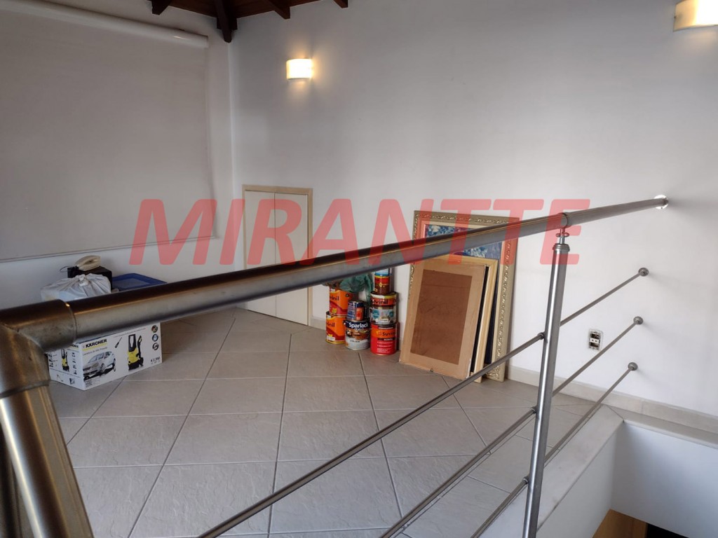 Sobrado de 197m² com 3 quartos em Santana